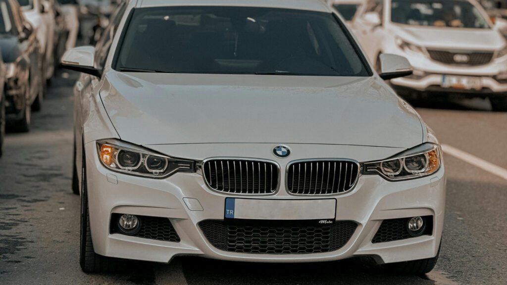 BMWを高値で売るコツとは？査定額アップのポイントを紹介