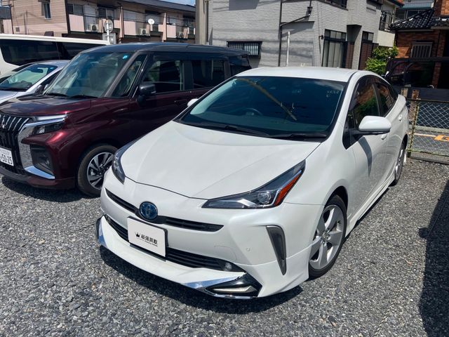 トヨタ プリウス