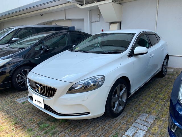 ボルボ V40