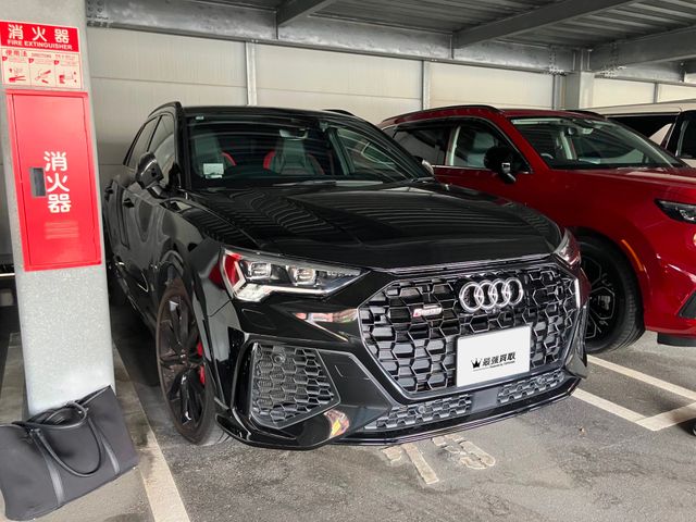 アウディ RS Q3